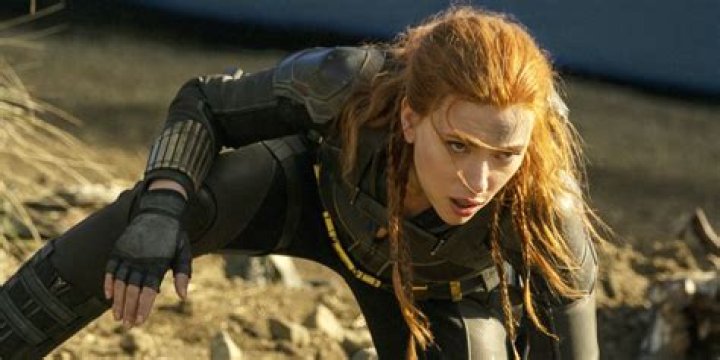 'Black Widow' pokes fun at classic superhero landing pose