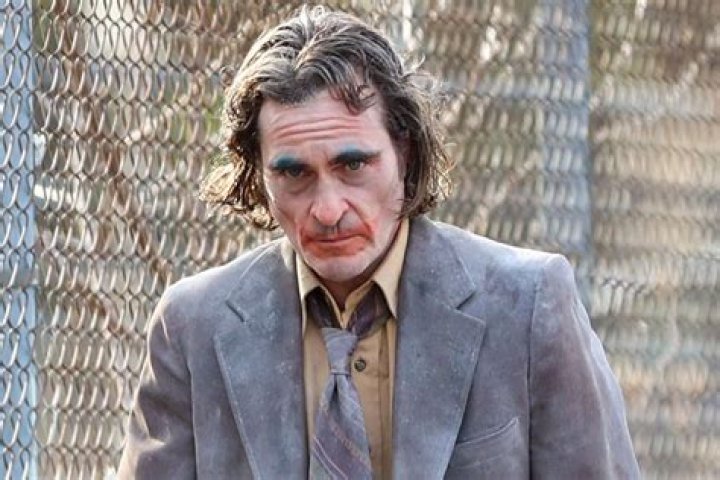 'Joker' director Todd Phillips reveals first look at Joaquin Phoenix in film sequel