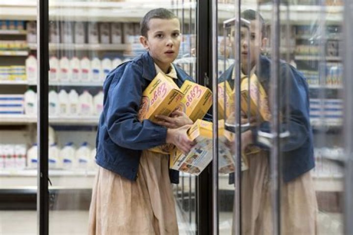 'Stranger Things' fans flock to grocery store from famous 'Eggo' scene