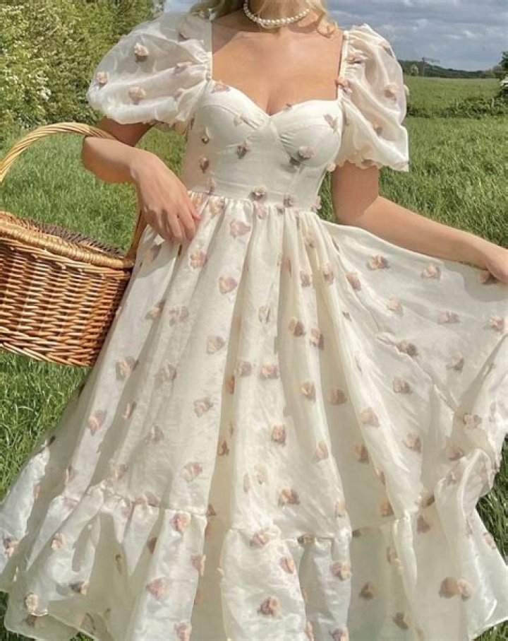 11 cottagecore dresses and outfits to fit the aesthetic style