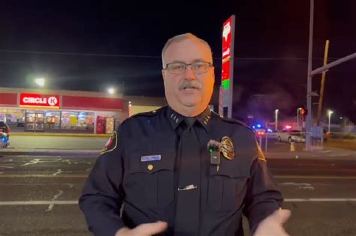 3 shot dead at Circle K in Yakima, Washington; suspect at large