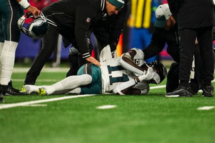 A.J. Brown out of Eagles playoff game vs. Buccaneers in injury blow