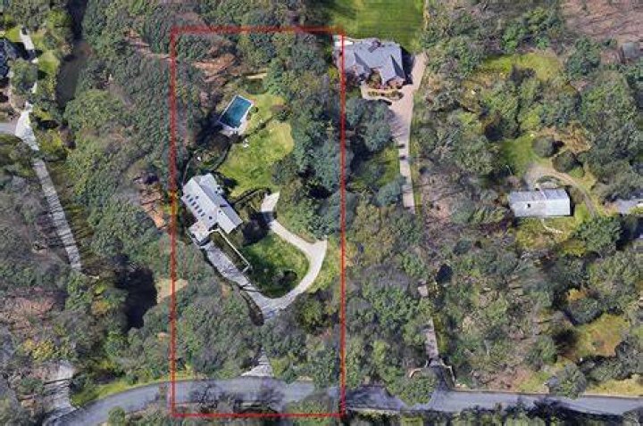 Alessandra Biaggi relocates to new district in posh home