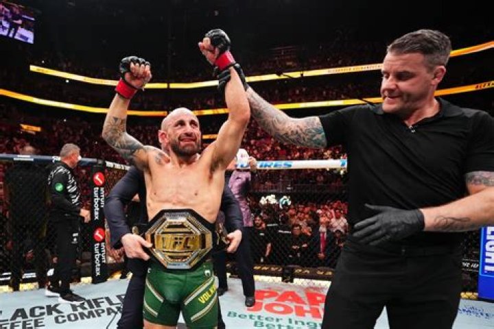 Alexander Volkanovski's path to greatness leads elsewhere after UFC 294 loss