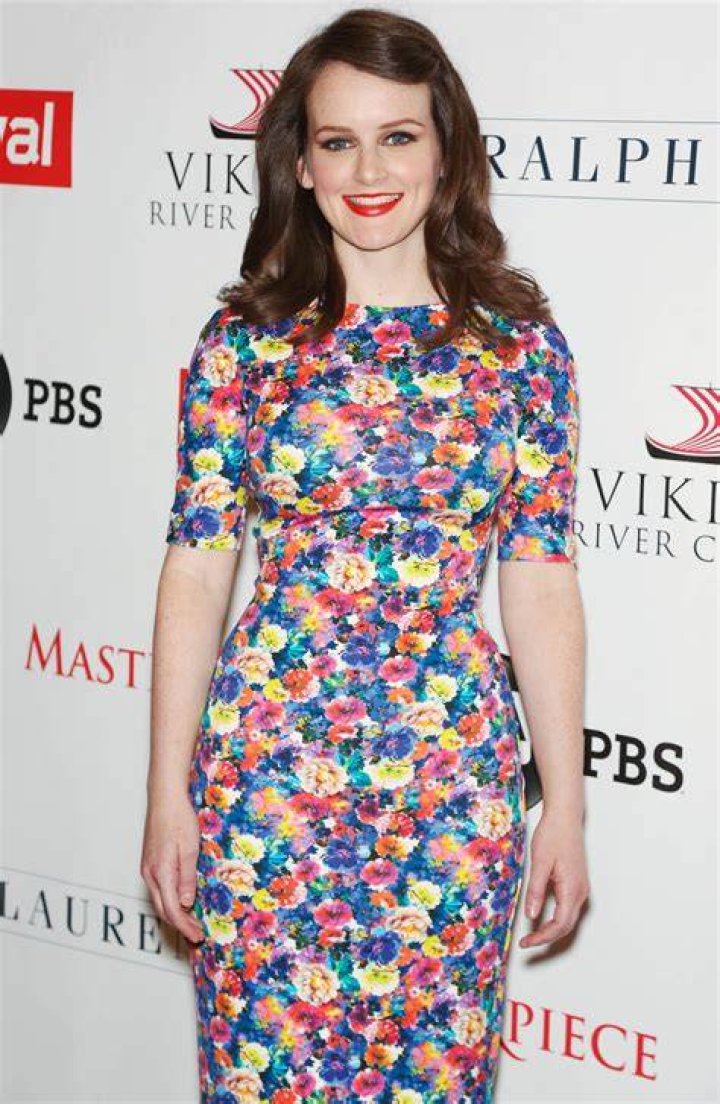 All ‘Downton’ star Sophie McShera wants is eyeliner