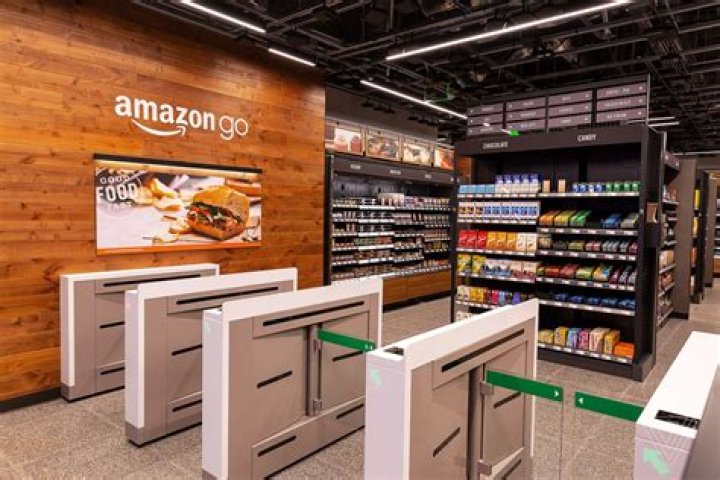 Amazon Go grocery store opens in Seattle with no cashiers