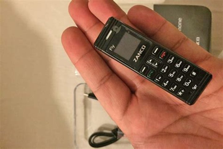 Amazon reviewers are claiming this phone fits in your butt
