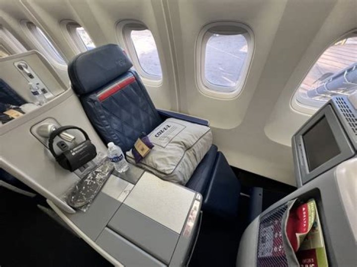 American Airlines to ditch first-class seats for business class 'suites' on international flights