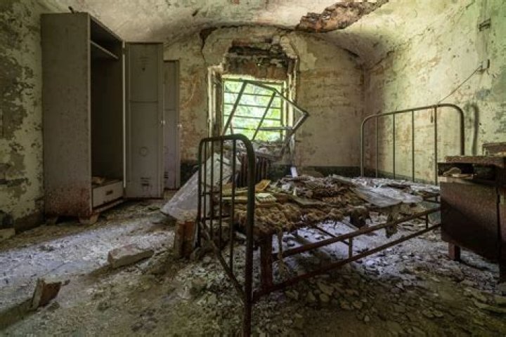 An eerie peek inside an abandoned insane asylum