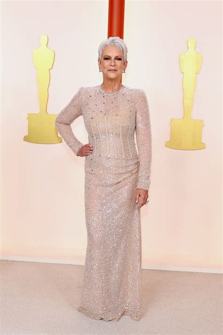 Angela Bassett reacts to Jamie Lee Curtis' Oscars win