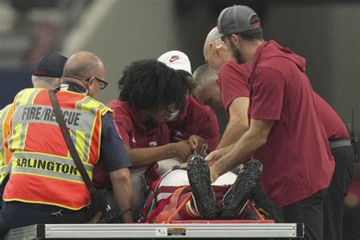 Arkansas' John Morgan III sent to hospital after scary collapse