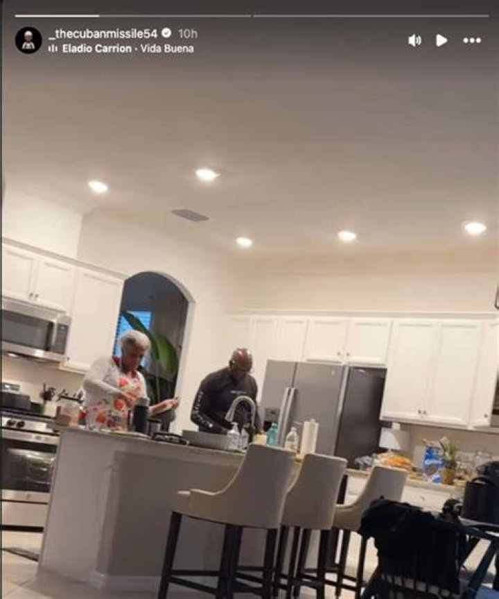 Aroldis Chapman appears to grope older woman in disturbing video