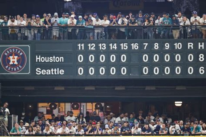 Astros outlast Mariners in 18-inning classic to advance to ALCS