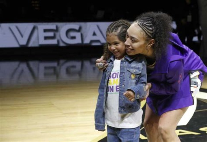 Becky Hammon suspended after Dearica Hamby's pregnancy complaints