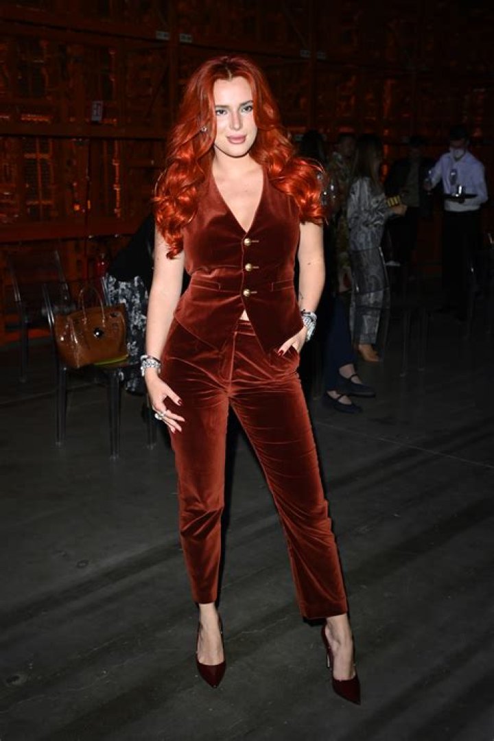 Bella Thorne busts out of sexy corset top in stunning new pic