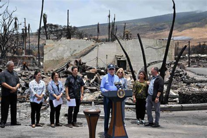 Biden takes break from vacation to tour Hawaii fire damage