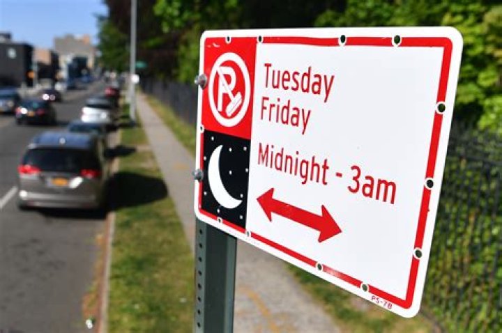 Bill de Blasio announces new NYC alternate side parking rules
