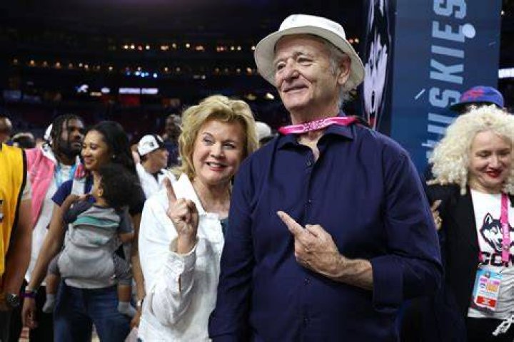 Bill Murray taunted UConn's Dan Hurley to take off shirt after win