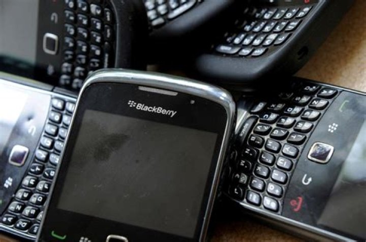 BlackBerry finally pulls plug on once-dominant mobile devices