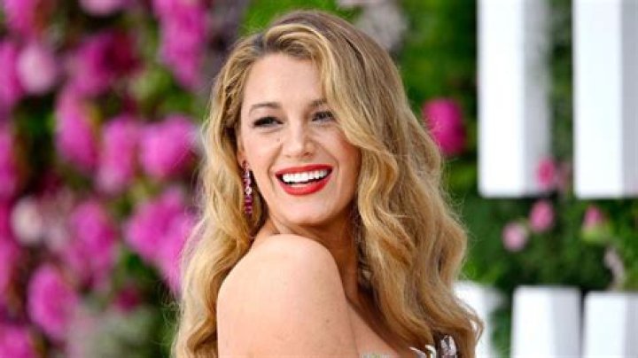 Blake Lively says nude photos of her are fake