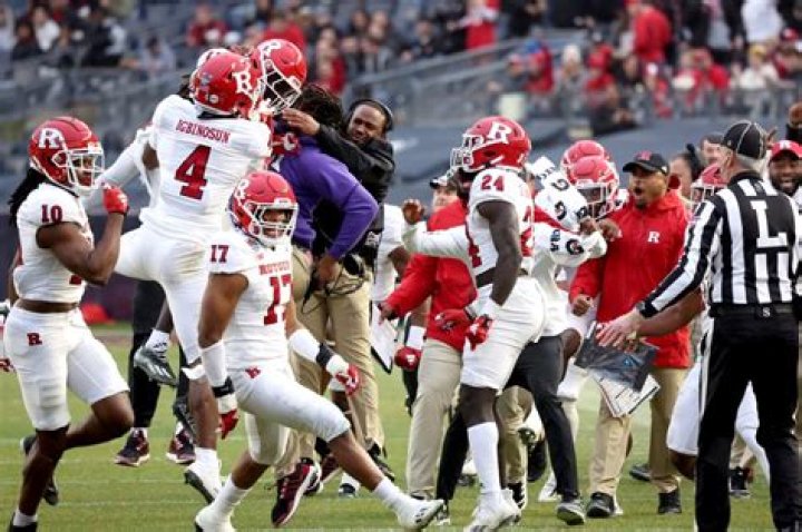 Blocked punt, Kyle Monangai lead Rutgers to Pinstripe Bowl win