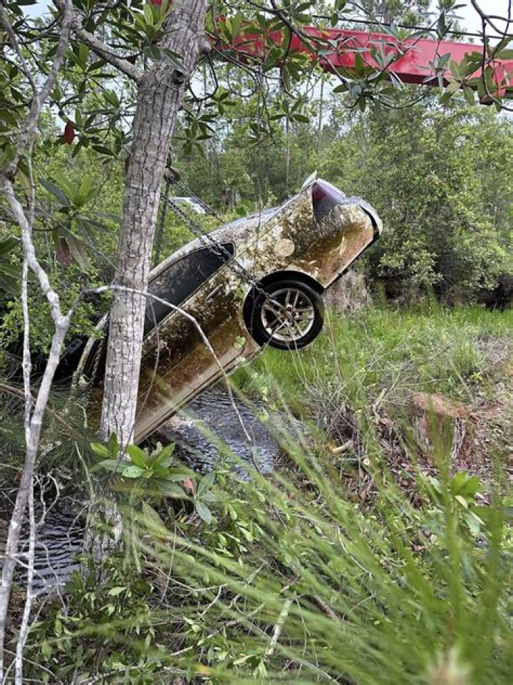 Body found in submerged car of missing Florida teacher