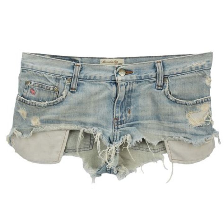 Britney Spears' Abercrombie 'Daisy Dukes' being auctioned
