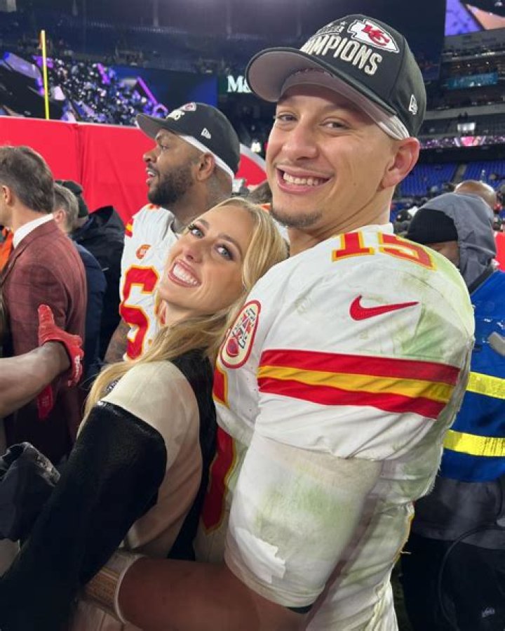 Brittany, Patrick Mahomes go nuts at Kansas City NWSL game