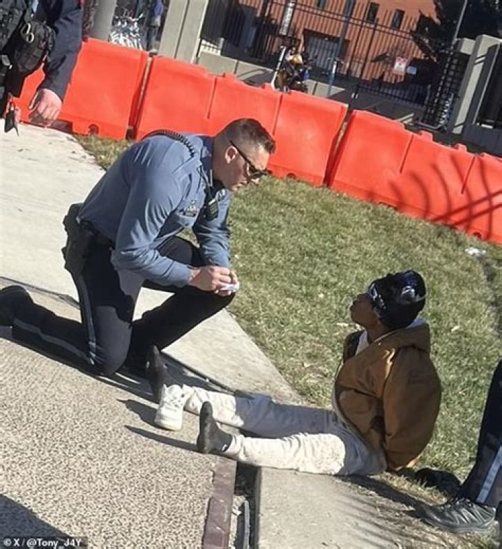 Brother of Kansas City shooting victim Lisa Lopez-Gavlan says slain sister 'never made it to the hospital' after parade horror: report