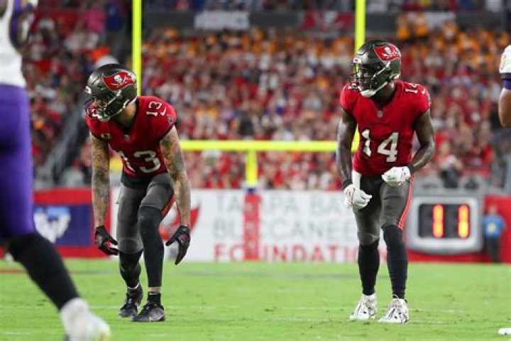 Buccaneers' 2023 draft pick Cody Mauch comes with toothless signature look