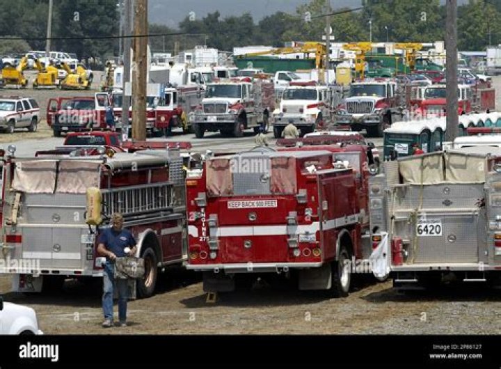 CA firefighter dies in blaze sparked by gender reveal party