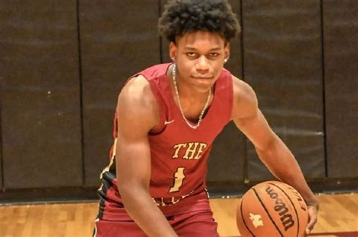 Caleb White, star Alabama HS basketball player, dies after on-court collapse