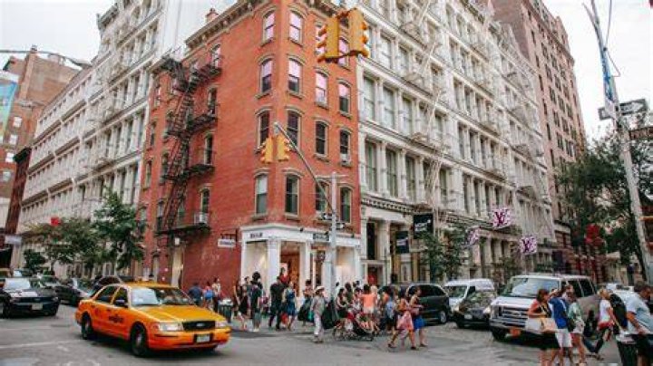 Chaos rules in NYC's Soho, where residents say they're in fear