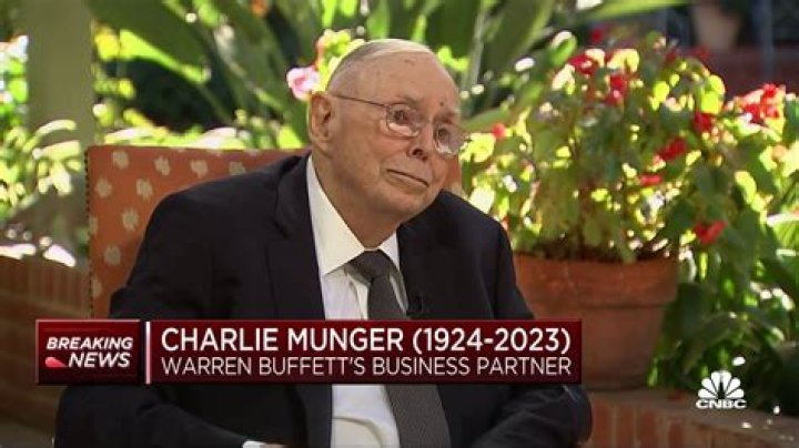 Charlie Munger's death not expected to change Warren Buffett's succession plans for Berkshire Hathaway