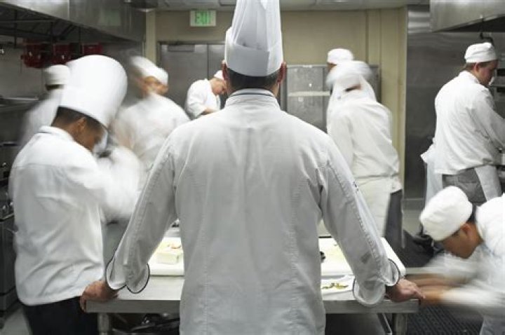 Chef salaries rising amid labor shortage, demand to dine out