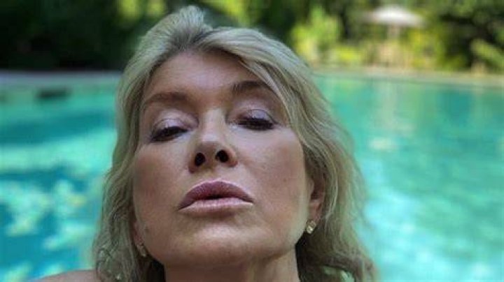 Chelsea Handler re-creates Martha Stewart's sexy pool pic