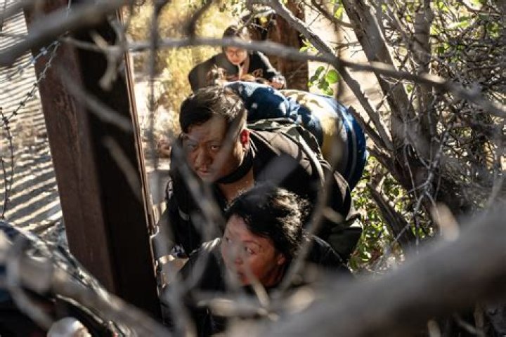 Chinese asylum seekers look like tourists on US border