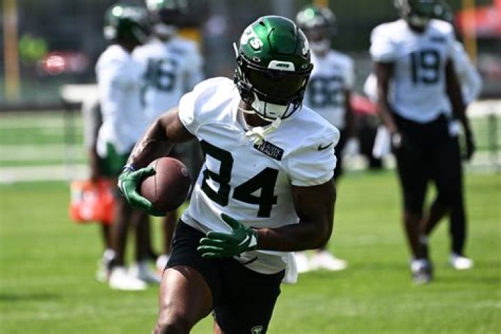 Corey Davis retires in Jets training camp surprise