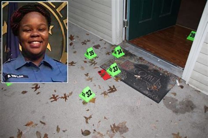 Crime scene photos of Breonna Taylor shooting show chaos