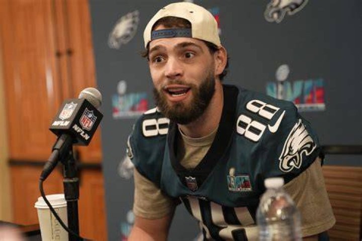 Dallas Goedert can thank Travis Kelce for his Eagles success