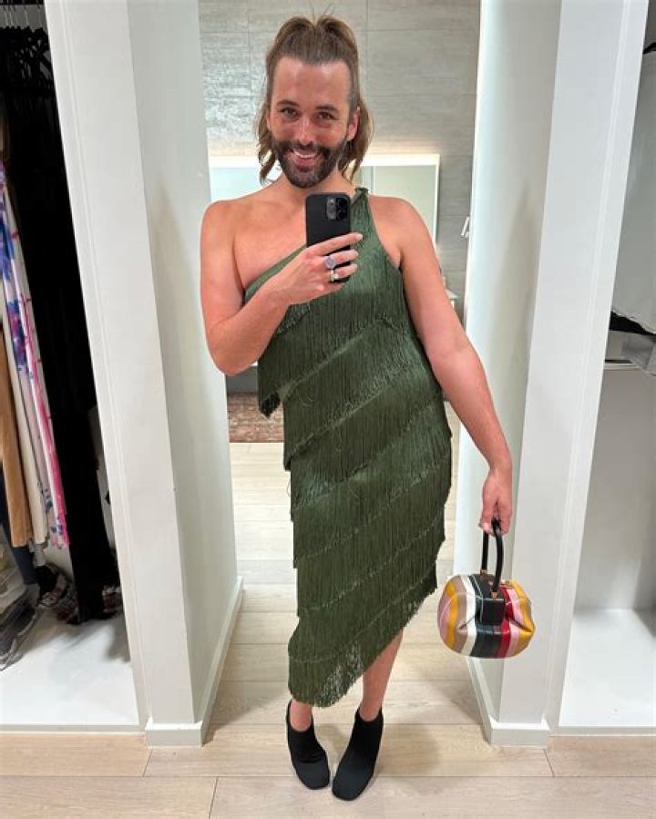 Dax Shepard brings Jonathan Van Ness to tears while grilling them on trans issues