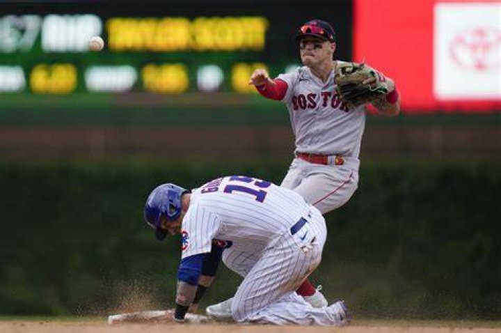 Dodgers bringing back Kiké Hernandez in trade with Red Sox