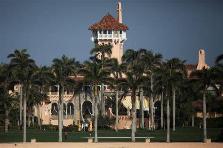 Donald Trump took classified documents to Mar-a-Lago, National Archives says