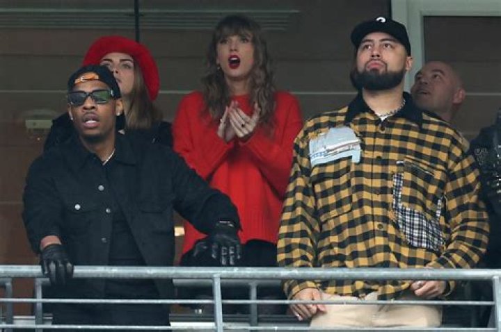 Erin Andrews, Charissa Thompson go off on Taylor Swift naysayers