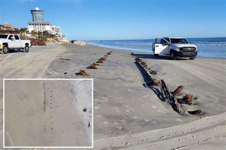 Erosion reveals mystery structure on Florida beach