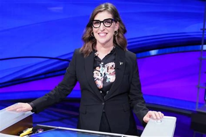 Ex-'Jeopardy!' host Mayim Bialik hopes for a 'brighter 2024'