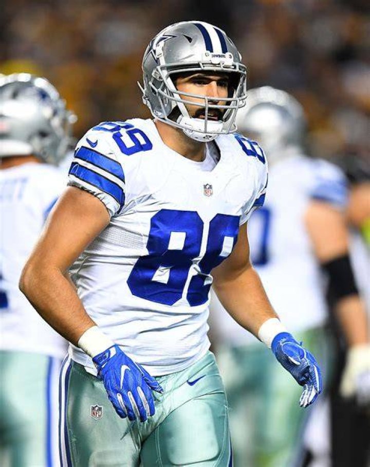 Ex-Cowboys TE Gavin Escobar dead at 31 in rock climbing accident