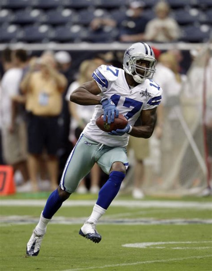 Ex-Dallas Cowboy Sam Hurd released from prison