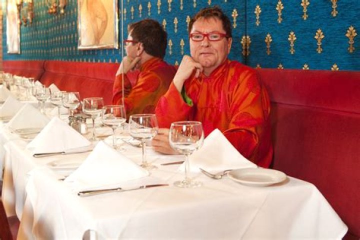 Famed Manhattan restaurateur takes own life