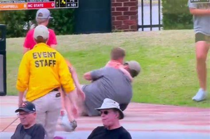 Fan’s pursuit of foul ball ends badly for boy in his arms